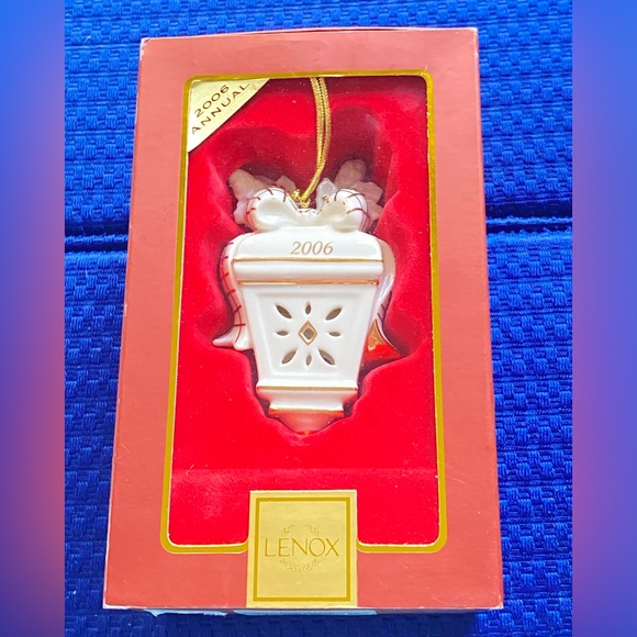 2006 LENOX WILLIAMSBURG LANTERN ANNUAL ORNAMENT NWT IVORY GOLD - Picture 6 of 7